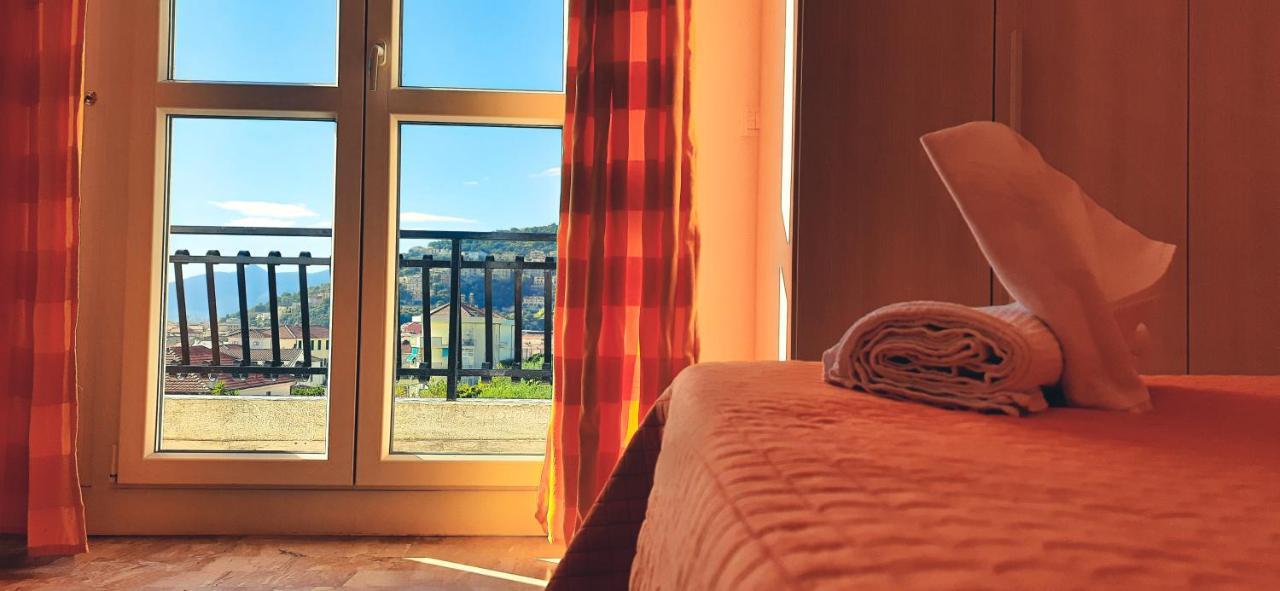 Bike And Breakfast Apartments Pietra Ligure Bagian luar foto
