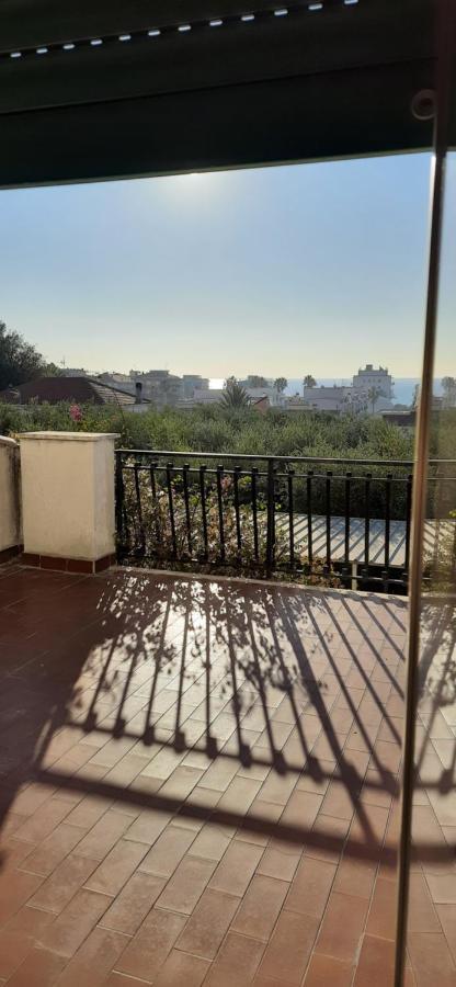 Bike And Breakfast Apartments Pietra Ligure Bagian luar foto
