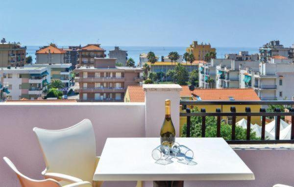 Bike And Breakfast Apartments Pietra Ligure Bagian luar foto